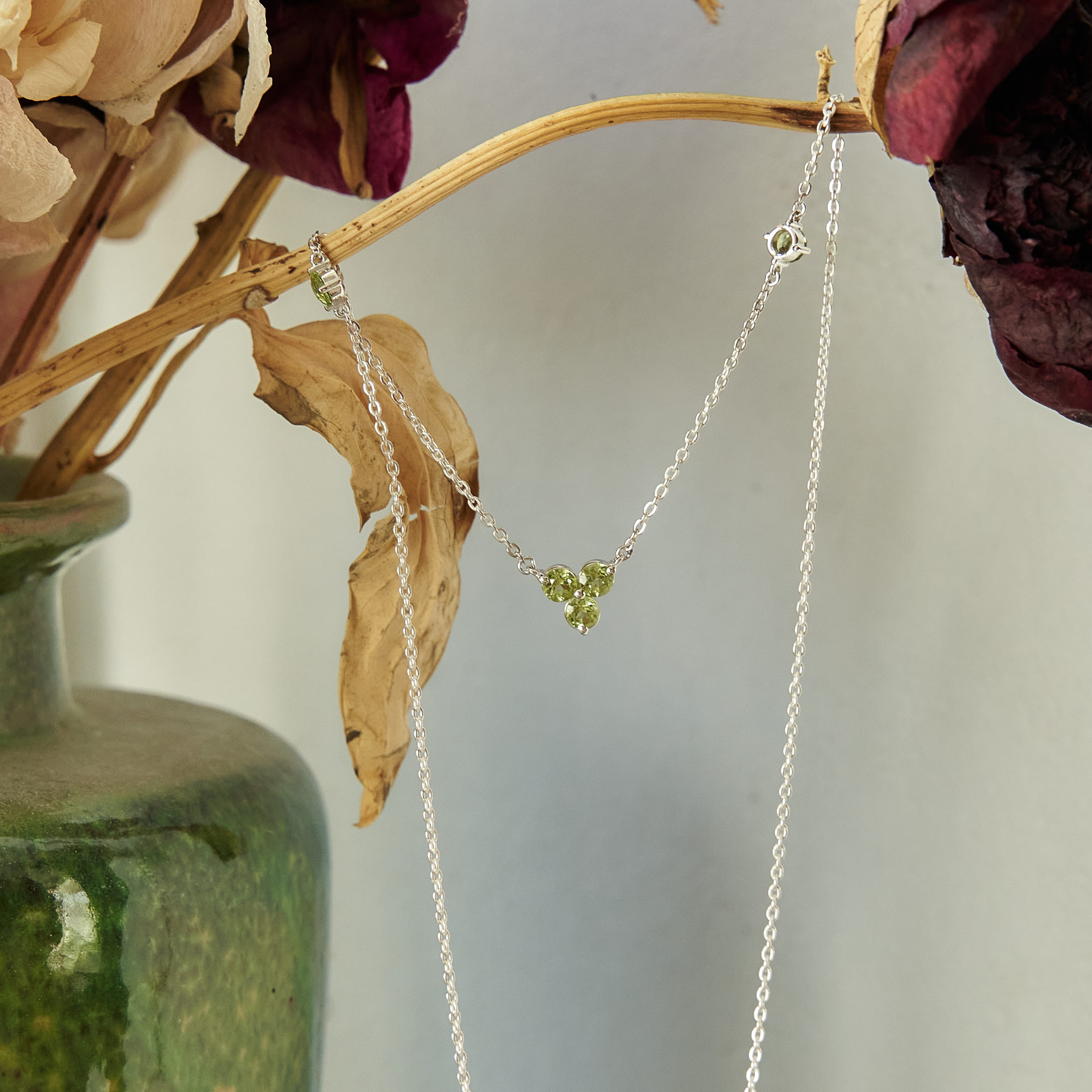 Чокер Principessa Trifoglio piccolo с хризолитами в серебре