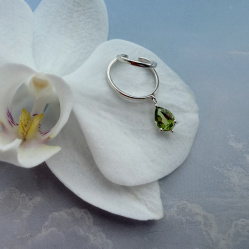 Кафф с камнем Anello Goccia с хризолитом в серебре